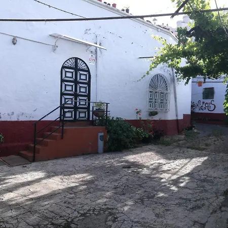 Homestay Residencia Conejos - Bike & Motorbike