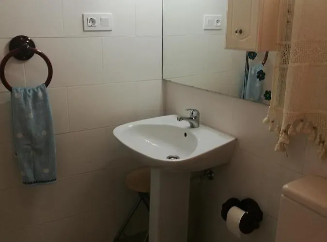 Homestay Residencia Conejos - Bike & Motorbike