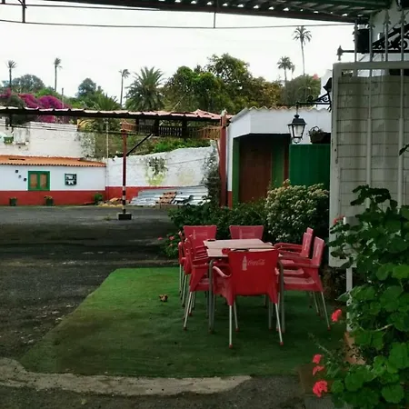 Residencia Conejos - Bike & Motorbike בית אירוח