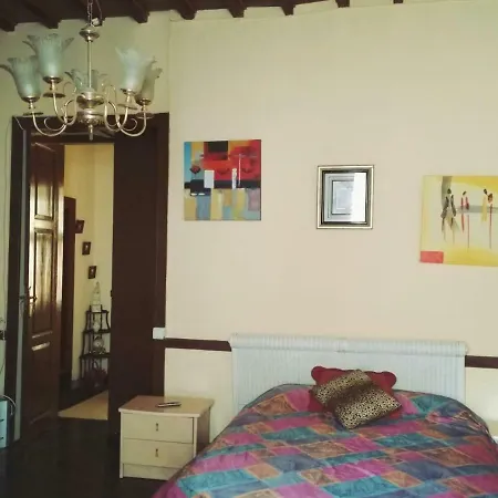 Residencia Conejos - Bike & Motorbike בית אירוח