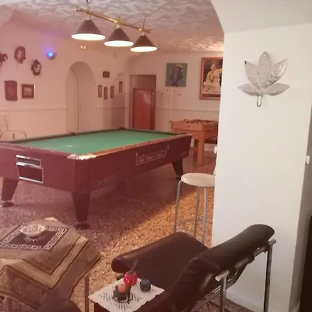 Residencia Conejos - Bike & Motorbike בית אירוח *