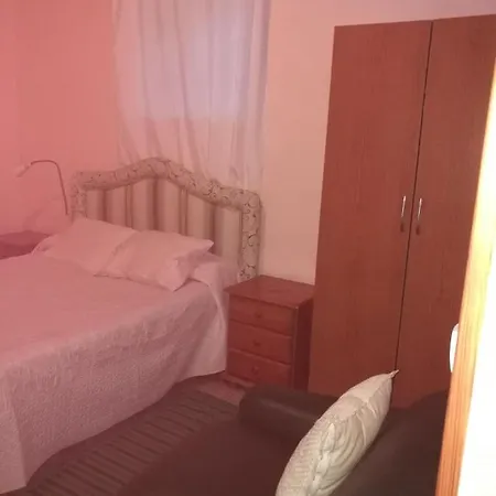 Проживание в семье Residencia Conejos - Bike & Motorbike Лас-Пальмас-де-Гран-Канария