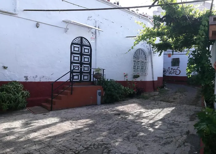 民宿 Residencia Conejos - Bike & Motorbike